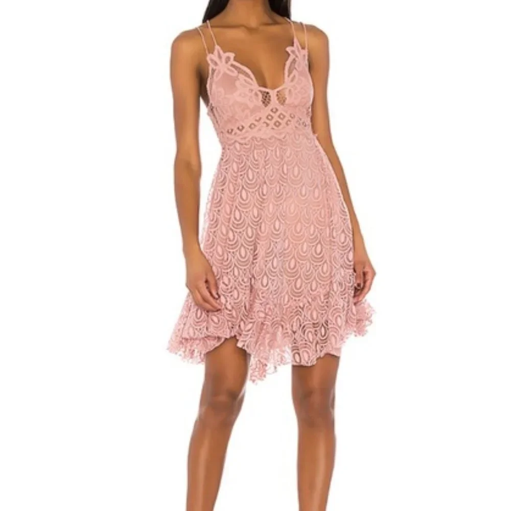 Women’s Pink Lace Spaghetti Strap Dress